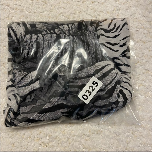 🔥Isabella Rodriguez🔥women’s blouse EUC - Picture 10 of 10